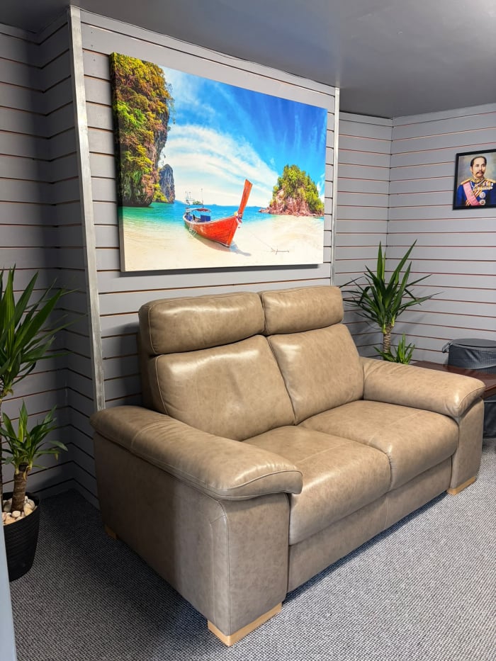 Ray-Rai salon interior